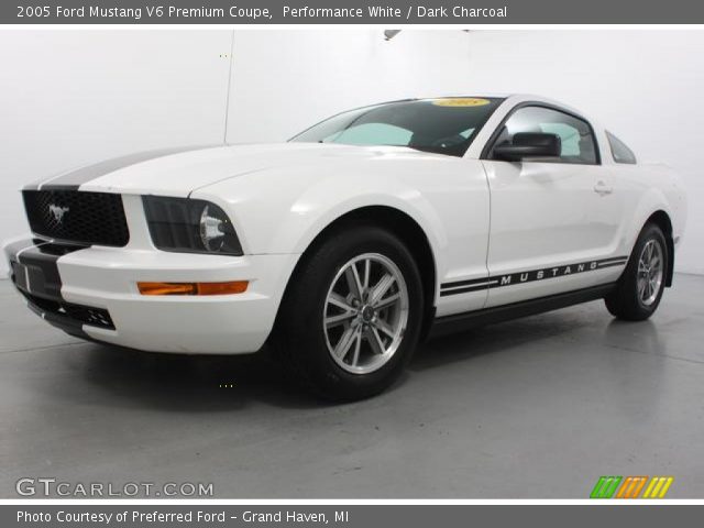 2005 Ford Mustang V6 Premium Coupe in Performance White