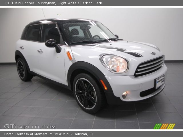 2011 Mini Cooper Countryman in Light White