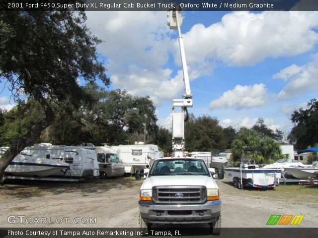 2001 Ford F450 Super Duty XL Regular Cab Bucket Truck in Oxford White