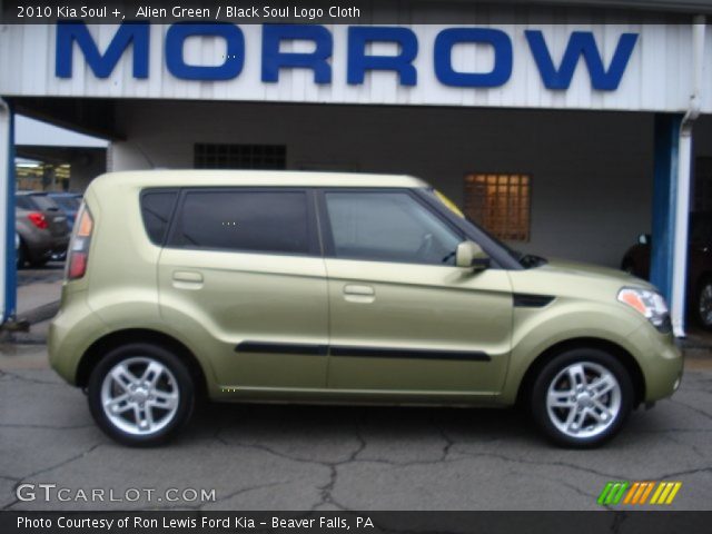 2010 Kia Soul + in Alien Green