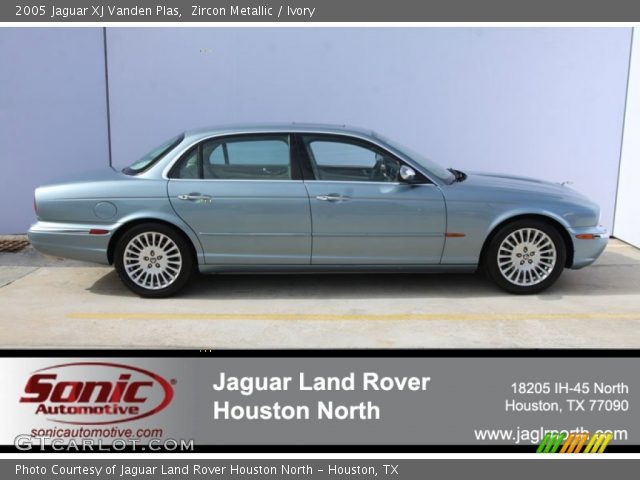 2005 Jaguar XJ Vanden Plas in Zircon Metallic