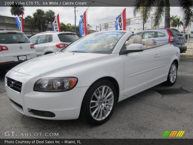 2008 Volvo C70 T5 in Ice White