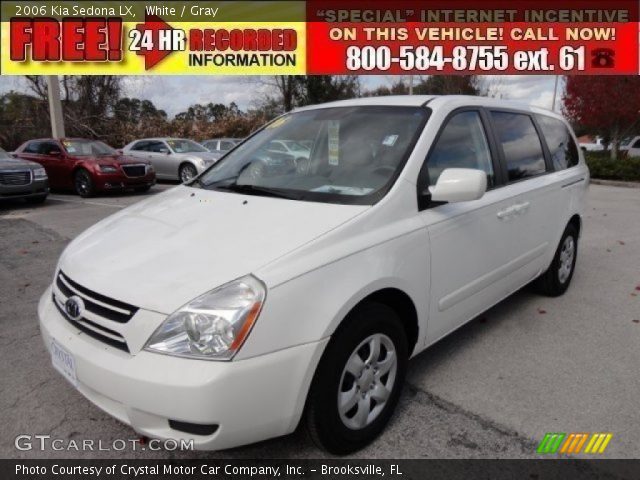 2006 Kia Sedona LX in White