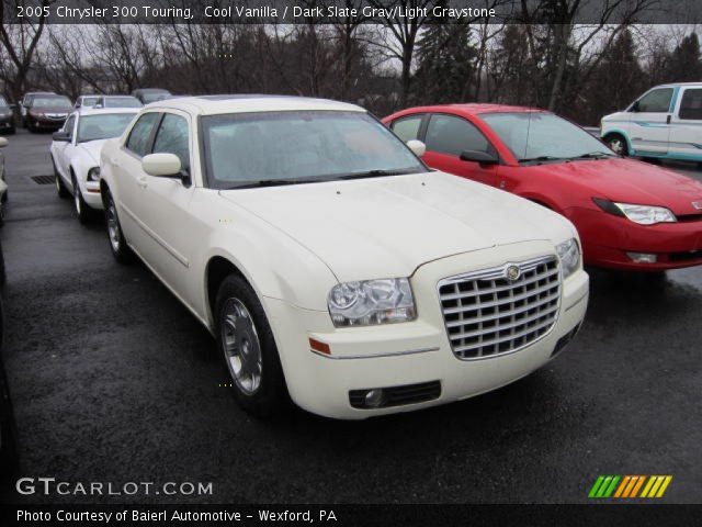 2005 Chrysler 300 Touring in Cool Vanilla