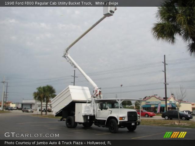 1998 Ford F800 Regular Cab Utility Bucket Truck in White