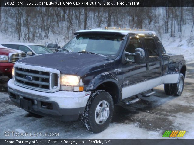 2002 Ford F350 Super Duty XLT Crew Cab 4x4 Dually in Black