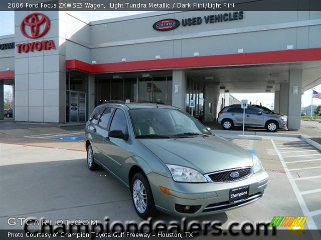 2006 Ford Focus ZXW SES Wagon in Light Tundra Metallic