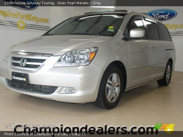2006 Honda Odyssey Touring in Silver Pearl Metallic