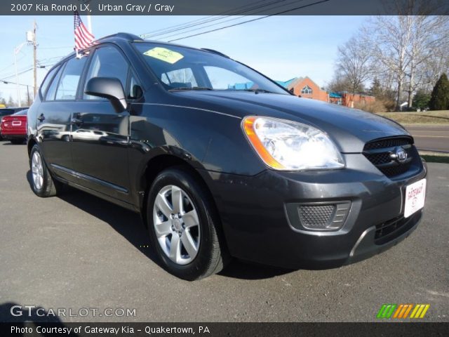 2007 Kia Rondo LX in Urban Gray