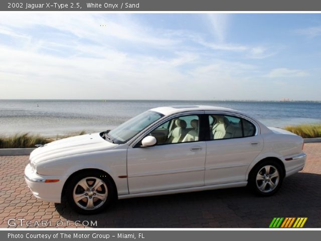 2002 Jaguar X-Type 2.5 in White Onyx