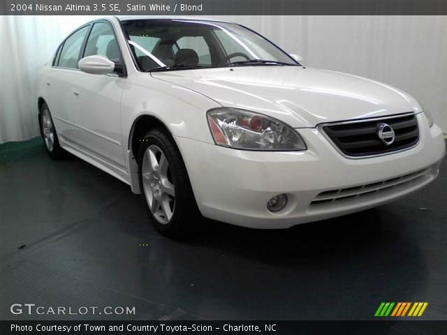 2004 Nissan Altima 3.5 SE in Satin White