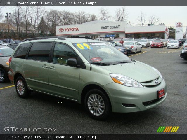 2009 Toyota Sienna LE AWD in Silver Pine Mica