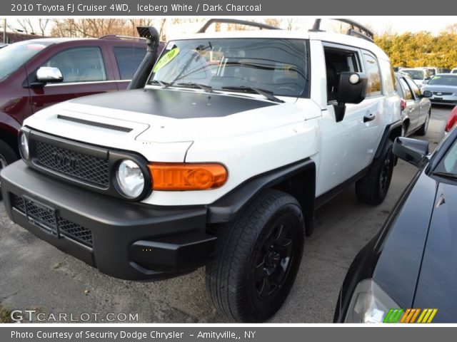 2010 Toyota FJ Cruiser 4WD in Iceberg White