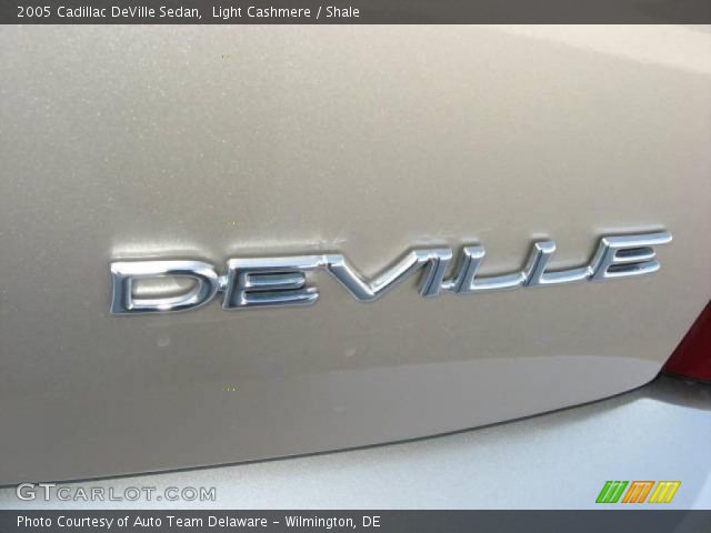 2005 Cadillac DeVille Sedan in Light Cashmere