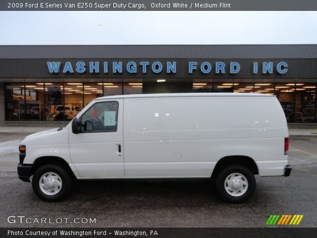 2009 Ford E Series Van E250 Super Duty Cargo in Oxford White