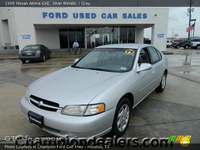 1999 Nissan Altima GXE in Silver Metallic