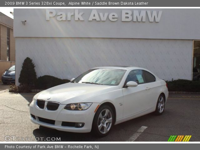 2009 BMW 3 Series 328xi Coupe in Alpine White