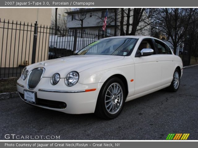 2007 Jaguar S-Type 3.0 in Porcelain