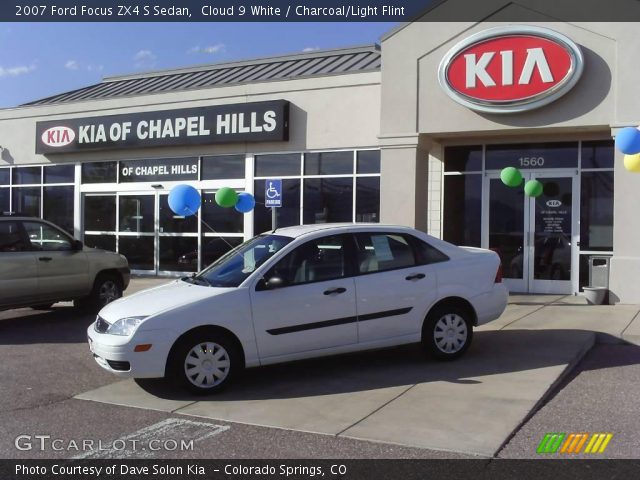 2007 Ford Focus ZX4 S Sedan in Cloud 9 White