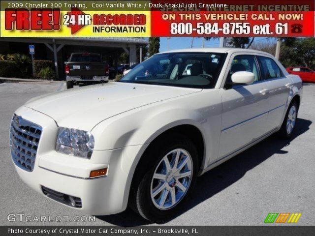 2009 Chrysler 300 Touring in Cool Vanilla White