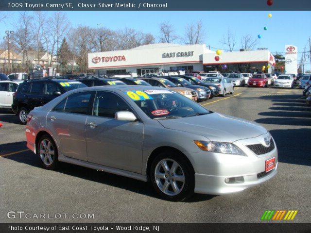 2009 Toyota Camry SE in Classic Silver Metallic