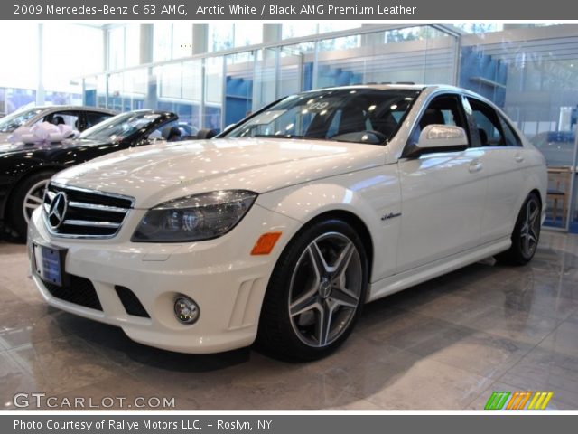 2009 Mercedes-Benz C 63 AMG in Arctic White