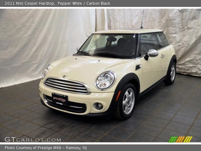 2011 Mini Cooper Hardtop in Pepper White