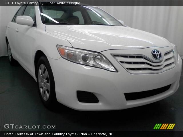 2011 Toyota Camry LE in Super White