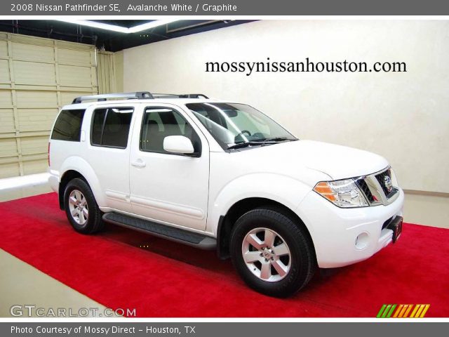 2008 Nissan Pathfinder SE in Avalanche White