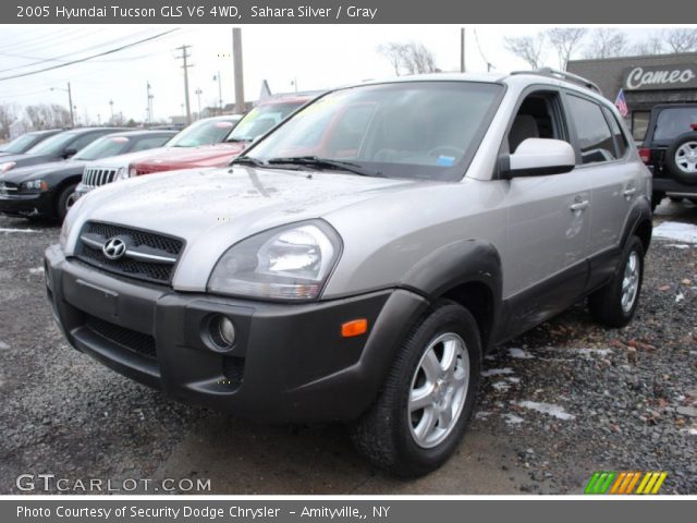 2005 Hyundai Tucson GLS V6 4WD in Sahara Silver