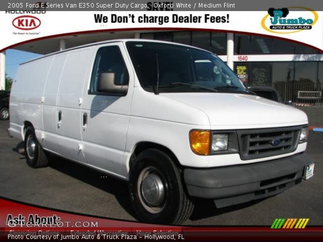 2005 Ford E Series Van E350 Super Duty Cargo in Oxford White