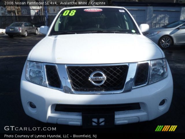 2008 Nissan Pathfinder SE 4x4 in Avalanche White
