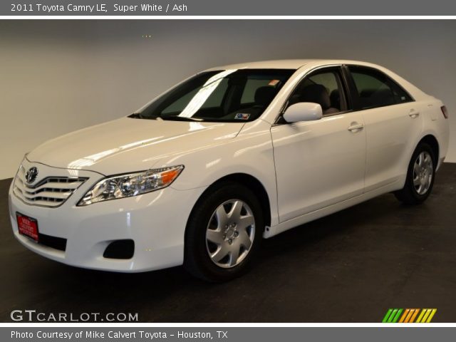 2011 Toyota Camry LE in Super White