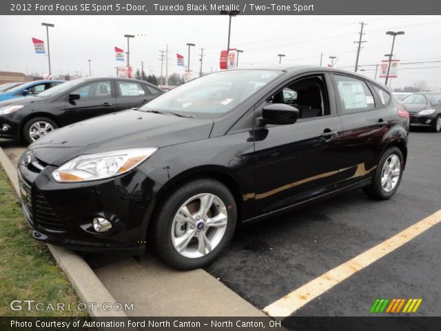 2012 Ford Focus SE Sport 5-Door in Tuxedo Black Metallic