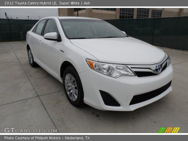 2012 Toyota Camry Hybrid LE in Super White
