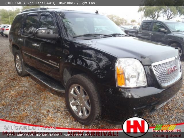 2007 GMC Yukon Denali AWD in Onyx Black