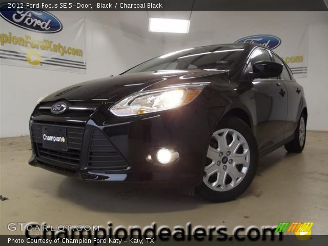 2012 Ford Focus SE 5-Door in Black