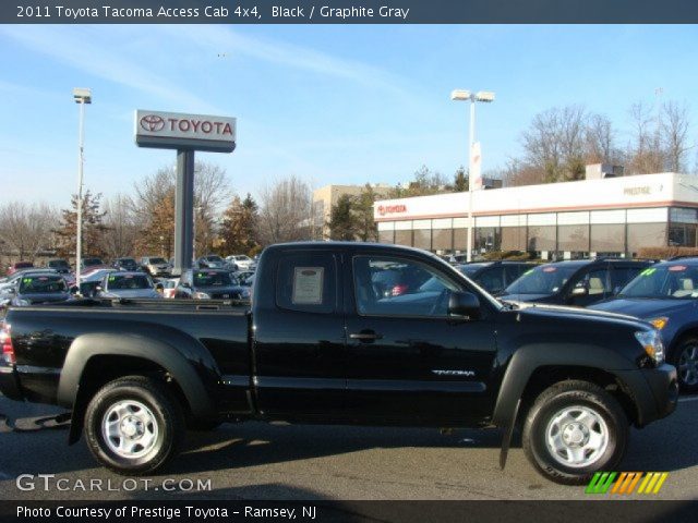 2011 Toyota Tacoma Access Cab 4x4 in Black