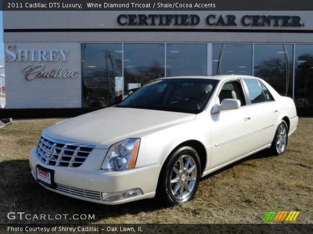 2011 Cadillac DTS Luxury in White Diamond Tricoat