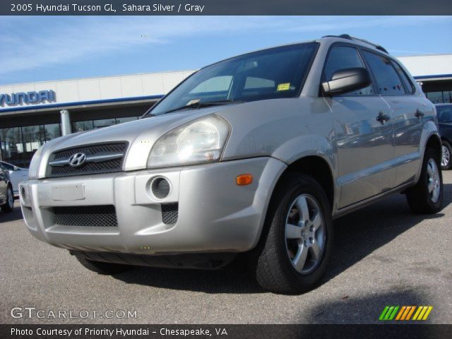 2005 Hyundai Tucson GL in Sahara Silver