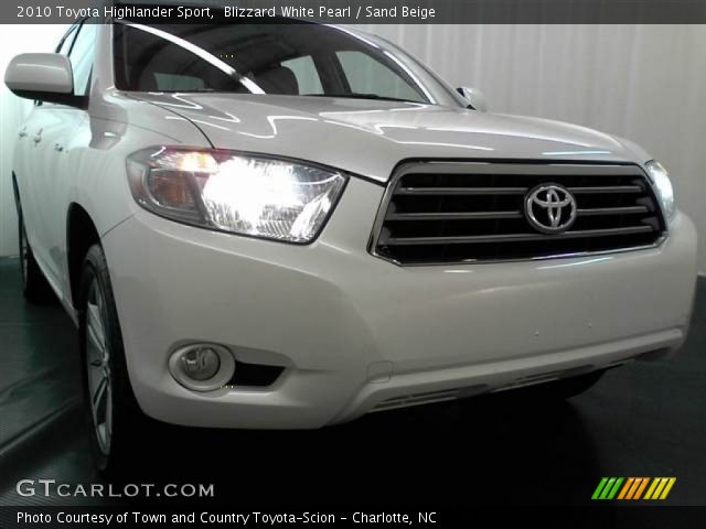 2010 Toyota Highlander Sport in Blizzard White Pearl
