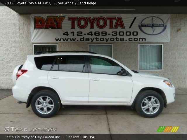 2012 Toyota RAV4 I4 4WD in Super White