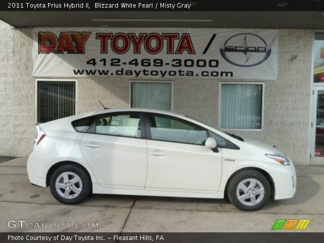 2011 Toyota Prius Hybrid II in Blizzard White Pearl
