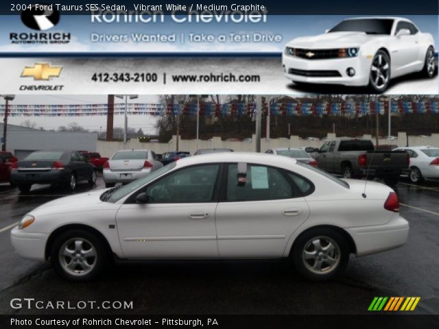 2004 Ford Taurus SES Sedan in Vibrant White