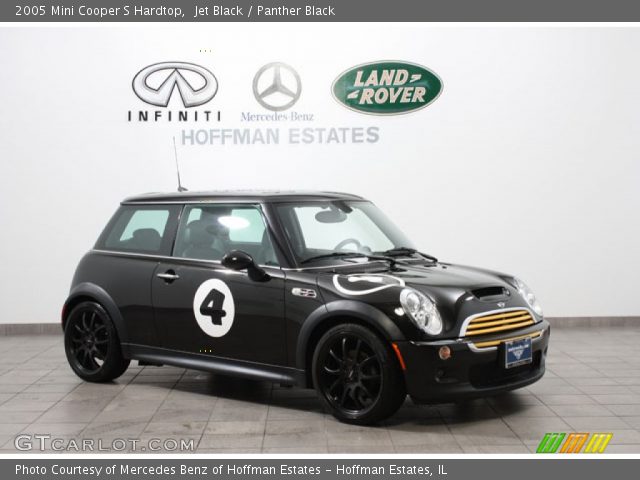2005 Mini Cooper S Hardtop in Jet Black