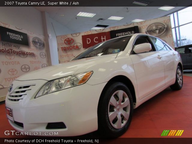 2007 Toyota Camry LE in Super White