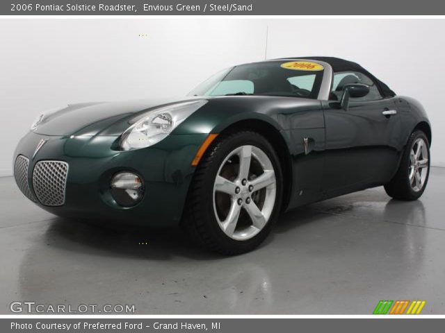 2006 Pontiac Solstice Roadster in Envious Green