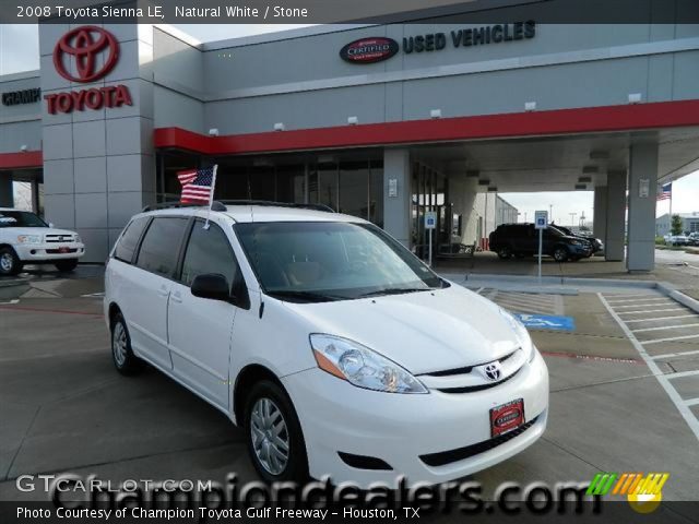 2008 Toyota Sienna LE in Natural White
