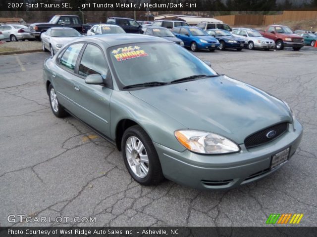 2007 Ford Taurus SEL in Light Tundra Metallic