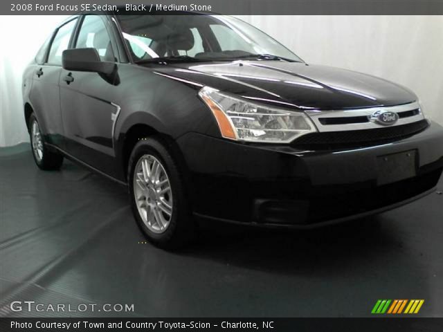 2008 Ford Focus SE Sedan in Black